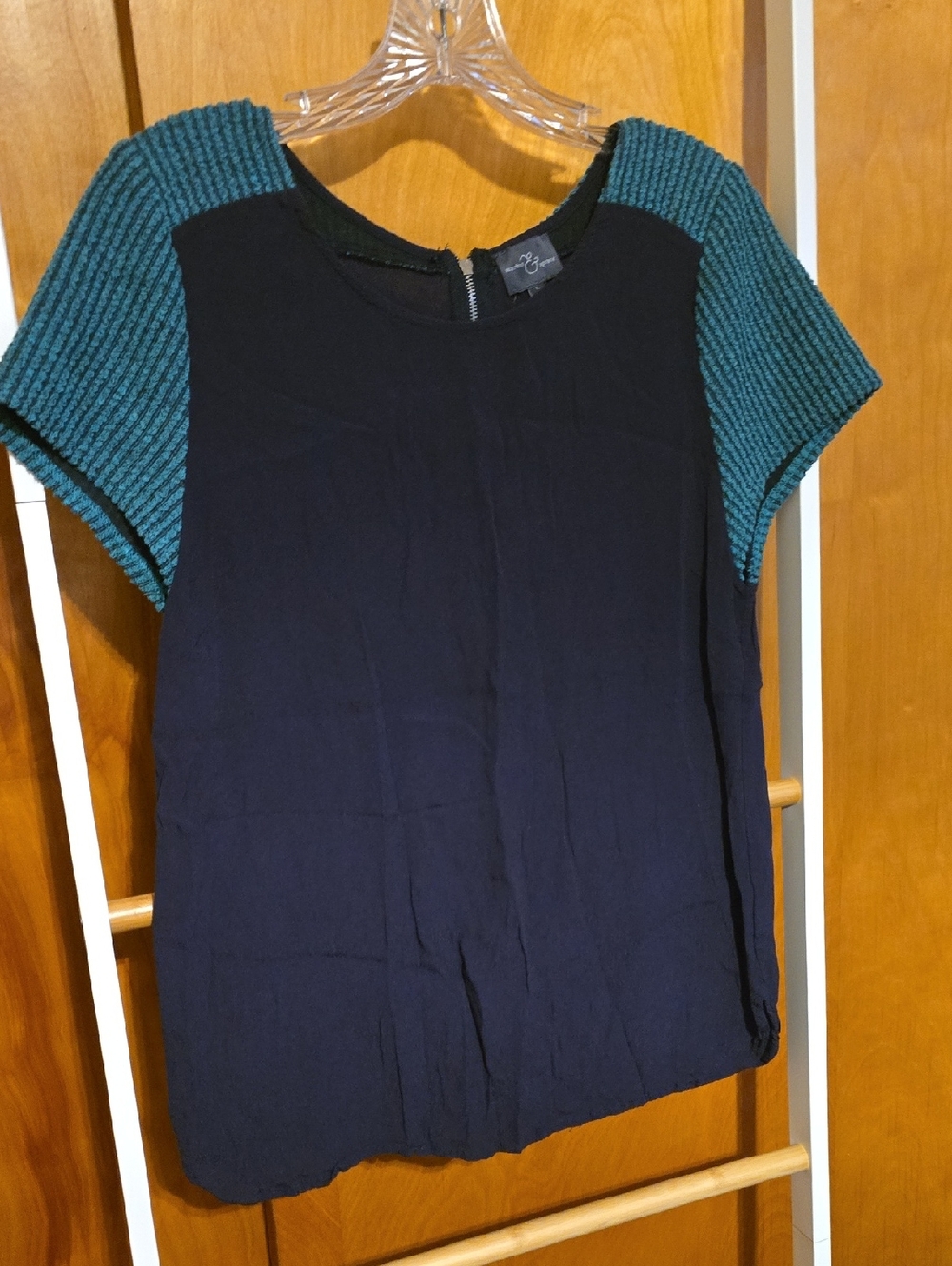 Market & Spruce Navy Top with Teal Ribbed Sleeves